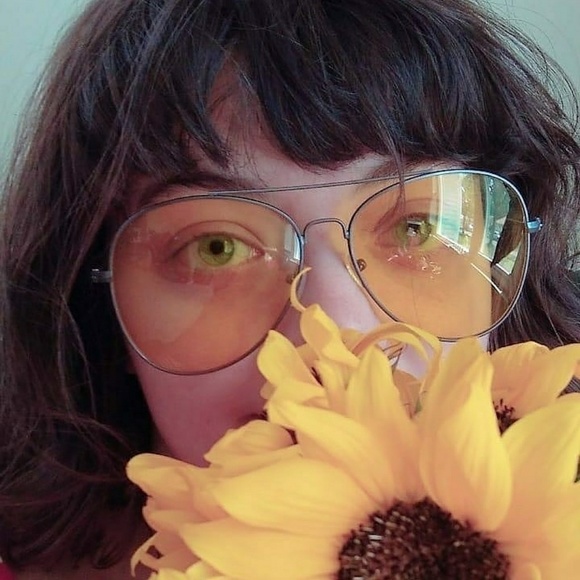 Meet your Posher, Chanel - Picture 4 of 4